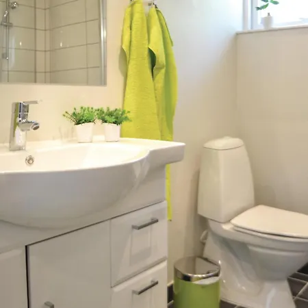 Svanen Semesterbostad *